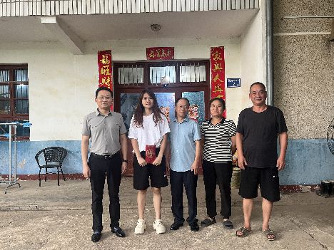 经开区二支社持续帮扶贫困学生 传递爱心与希望